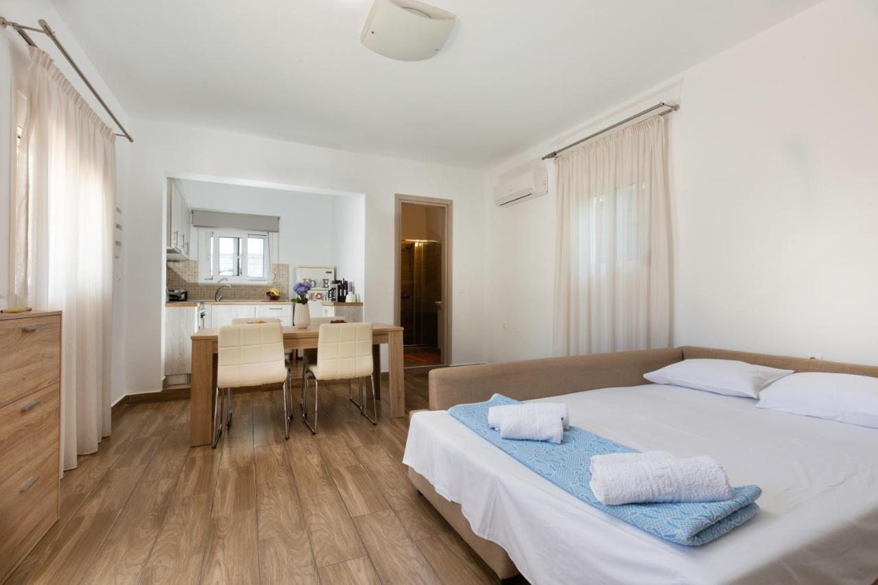 Theros Luxury Apartment Арханґелос Екстер'єр фото